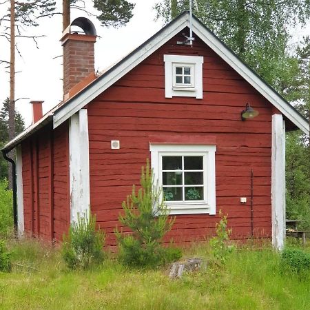 Cabin Near Lake And Beautiful Nature Reserve. Bodafors エクステリア 写真
