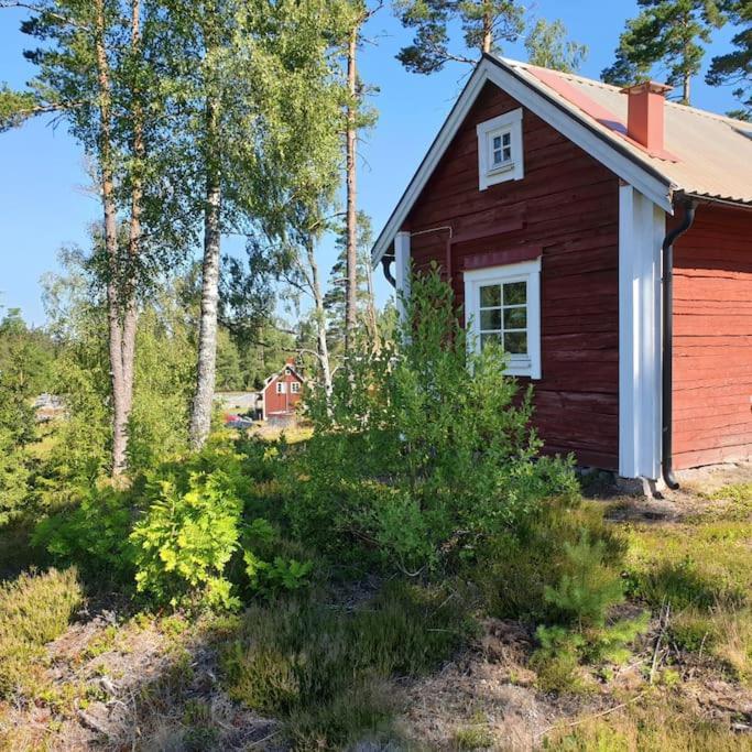 Cabin Near Lake And Beautiful Nature Reserve. Bodafors エクステリア 写真