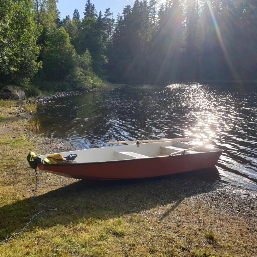 Cabin Near Lake And Beautiful Nature Reserve. Bodafors エクステリア 写真