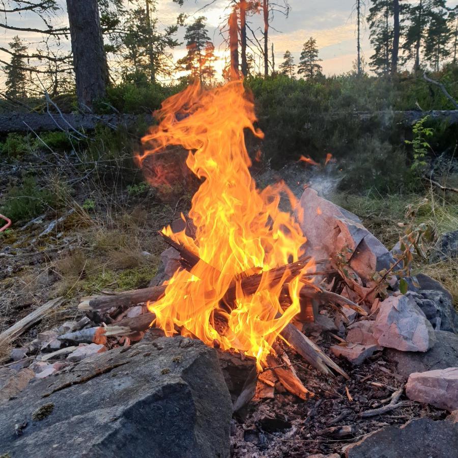 Cabin Near Lake And Beautiful Nature Reserve. Bodafors エクステリア 写真