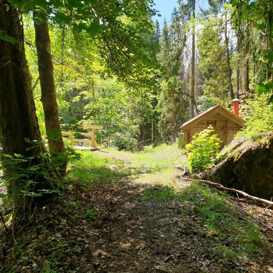 Cabin Near Lake And Beautiful Nature Reserve. Bodafors エクステリア 写真