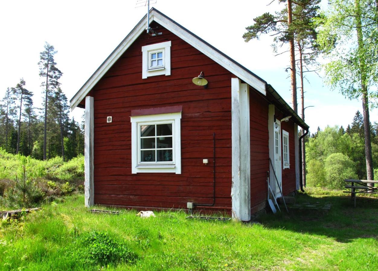 Cabin Near Lake And Beautiful Nature Reserve. Bodafors エクステリア 写真