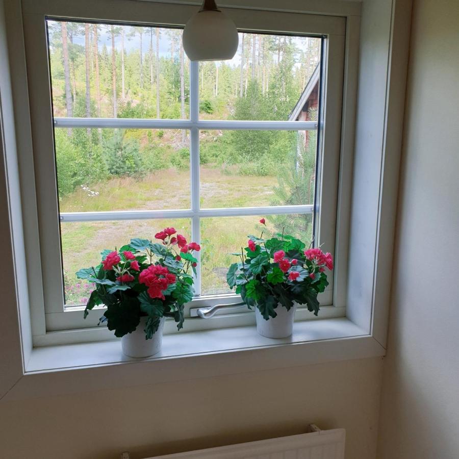 Cabin Near Lake And Beautiful Nature Reserve. Bodafors エクステリア 写真